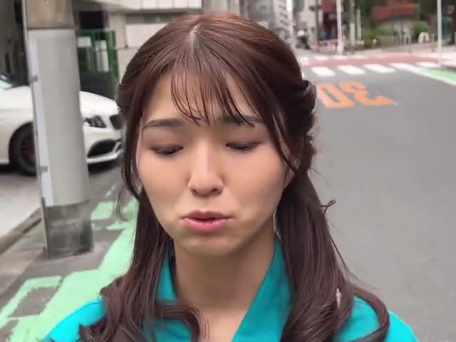 美女去看房