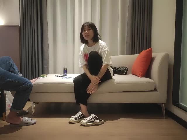 看着乖乖脱衣满身纹身,后入猛操表情可见